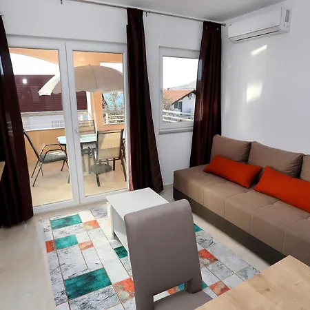 Apartment Beautiful 2-bed In Okrug Gornji *